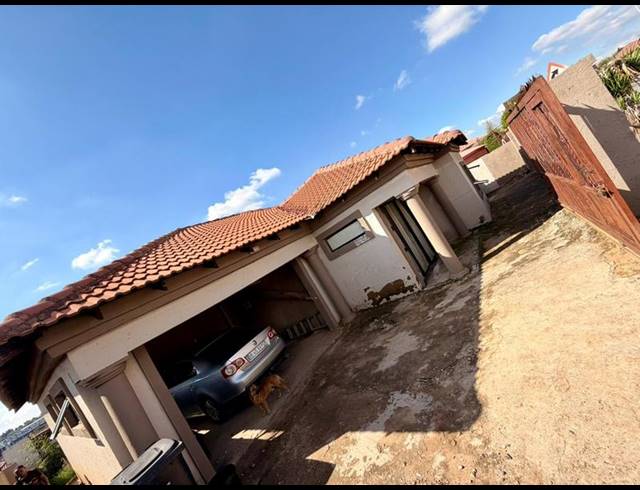 3 BEDROOM HOUSE FOR SALE IN OLIEVENHOUTBOSCH